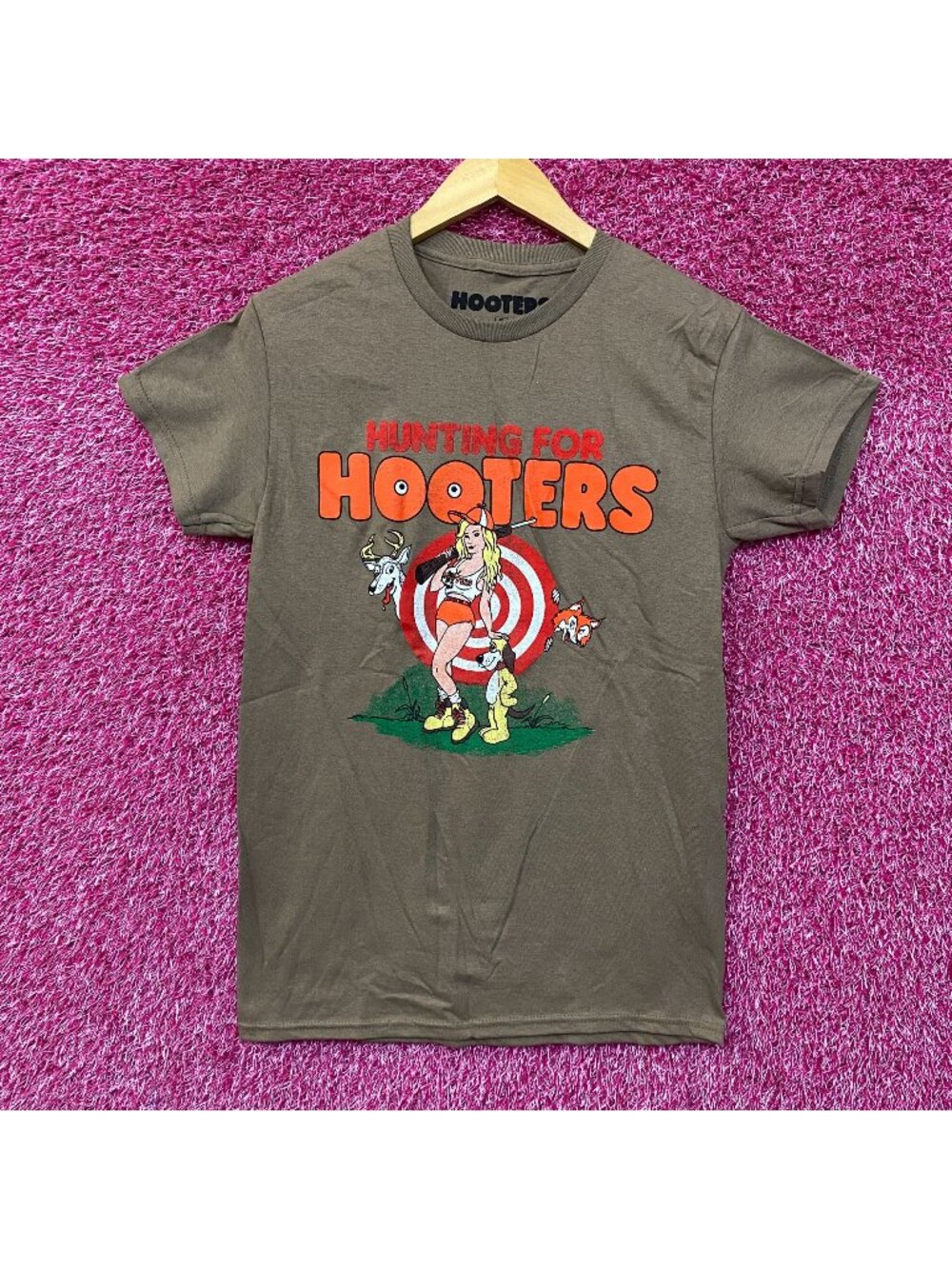 Hooters Hunting for Hooters Vintage Style T-shirt Small